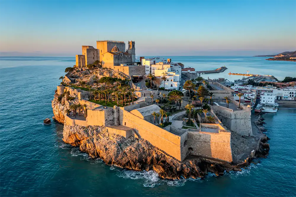 Castillo de Peñíscola, origen histórico de la Tisana del Papa Luna